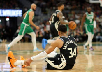 GIANNIS ANTETOKOUNMPO SE PIERDE LOS TRES ÚLTIMOS PARTIDOS DE LA TEMPORADA REGULAR POR LESIÓN