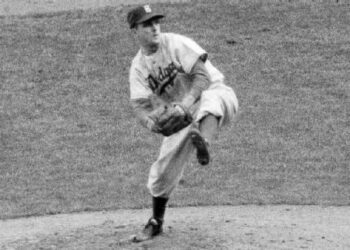 CARL ERSKINE, PILAR DE LOS BROOKLYN DODGERS Y LANZADOR ESTRELLA, FALLECE A LOS 97 AÑOS