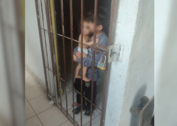 RESCATAN A HERMANITOS TRAS SER ENCERRADOS DOS DÍAS POR SUS PADRES