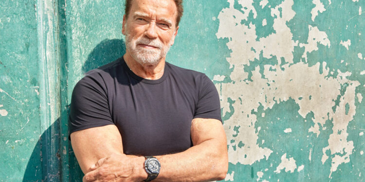 ARNOLD SCHWARZENEGGER SE SOMETE A UNA CIRUGÍA DE MARCAPASOS