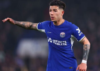 OPERACIÓN EXITOSA PARA ENZO FERNÁNDEZ DE CHELSEA: FUERA DE JUEGO POR EL RESTO DE LA TEMPORADA