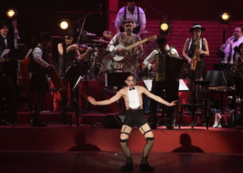 MAURICIO GARCÍA LOZANO TRAE UNA VERSIÓN AUTORAL Y PROFUNDA DE “CABARET” AL TEATRO DE LOS INSURGENTES