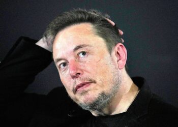 MUSK RETOMA A EQUIPO DE SUPERCARGADORES