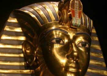 DESCUBIERTA LA VERDAD DETRÁS DE LA MALDICIÓN DE TUTANKAMÓN: EL MISTERIO DE LAS 20 MUERTES AL DESCUBRIR LA TUMBA