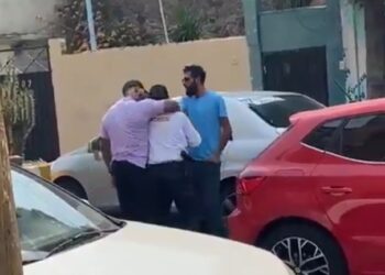 APLICA LLAVE A TRÁNSITO Y LO DEJA INCONSCIENTE