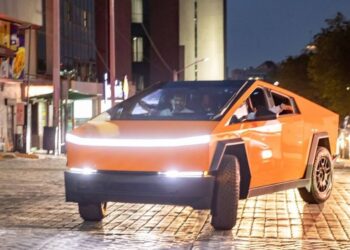 RIFARÁ SAMUEL CYBERTRUCK SI MAYNEZ REBASA A XÓCHITL