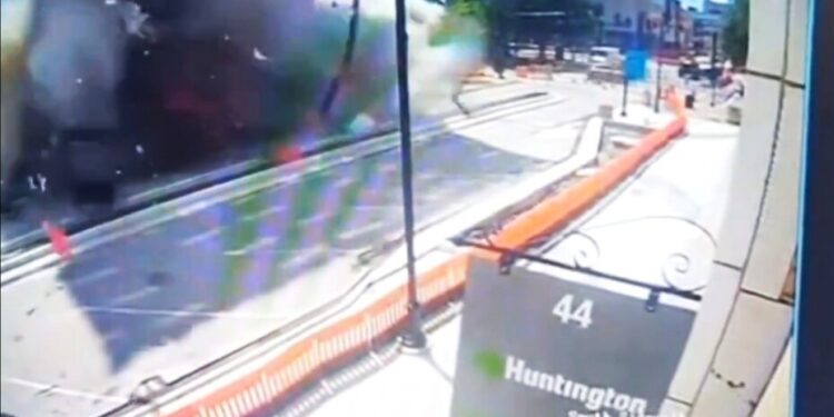 EXPLOSIÓN EN EDIFICIO DE JPMORGAN CHASE DEJA 7 HERIDOS