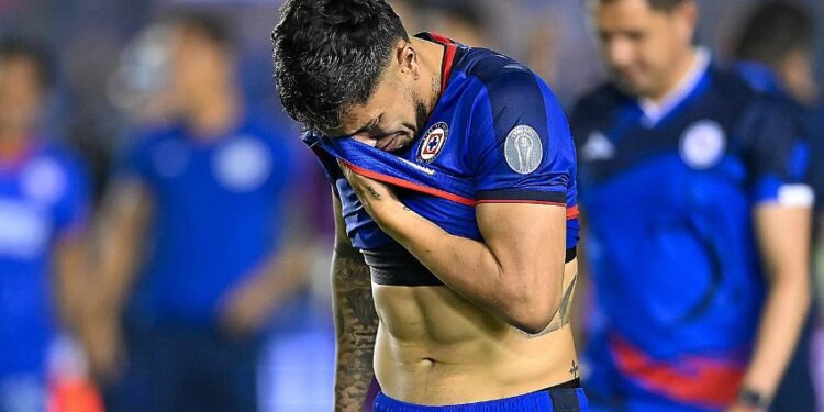 SALCEDO LLORA TRAS AVANZAR A LA FINAL CON CRUZ AZUL