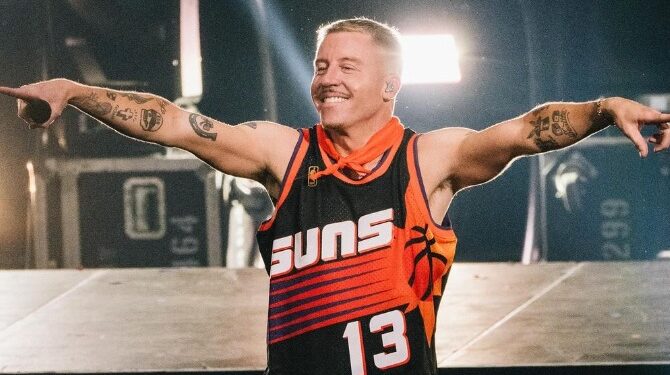 ¡MACKLEMORE LANZA CONTUNDENTE CANCIÓN PROPALISTINA CRITICANDO A BIDEN Y A LA INDUSTRIA MUSICAL! 1 ¡MACKLEMORE LANZA CONTUNDENTE CANCIÓN PROPALISTINA CRITICANDO A BIDEN Y A LA INDUSTRIA MUSICAL!