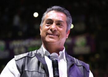 INHABILITAN A EL BRONCO POR NO DECLARAR PROPIEDADES