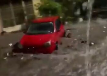 SE LLEVA AUTO TORMENTA EN SANTA