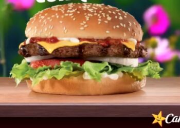 CARL’S JR. REVOLUCIONA CON HAMBURGUESAS A $1 PESO
