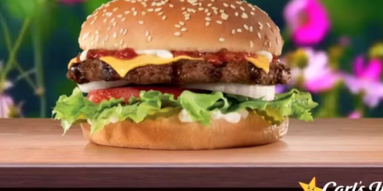 CARL'S JR. REVOLUCIONA CON HAMBURGUESAS A $1 PESO 1 CARL’S JR. REVOLUCIONA CON HAMBURGUESAS A $1 PESO