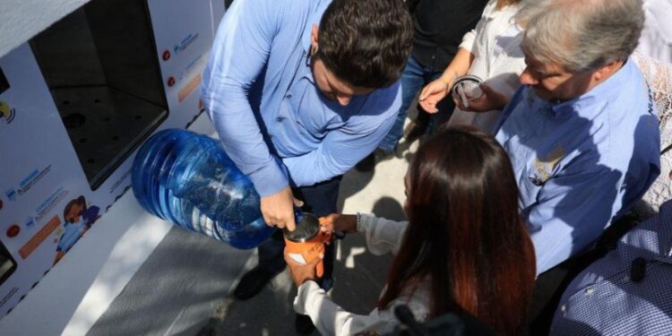 ¡AGUA PURIFICADA GRATIS! INSTALA ESTADO KIOSCOS PARA RELLENAR GARRAFONES
