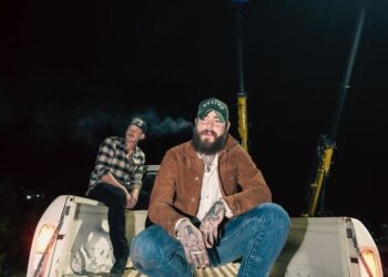 POST MALONE Y MORGAN WALLEN DEBUTAN SU COLABORACIÓN EN EL ESCENARIO CON “I HAD SOME HELP”