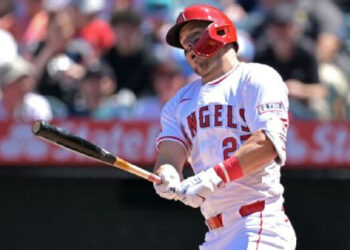 MIKE TROUT DE LOS ÁNGELES ANGELS NECESITA CIRUGÍA DE RODILLA DESPUÉS DE LESIÓN