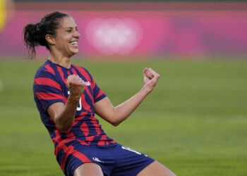 CARLI LLOYD ANUNCIA SU EMBARAZO: LA LEYENDA DEL FÚTBOL FEMENINO ESPERA SU PRIMER HIJO
