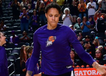 BRITTNEY GRINER HABLA SOBRE SUS EXPERIENCIAS EN LA CÁRCEL EN RUSIA