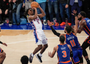 DUEÑOS DE LOS 76ERS Y MICHAEL RUBIN COMPRAN BOLETOS PARA EVITAR INVASIÓN DE FANÁTICOS DE LOS KNICKS