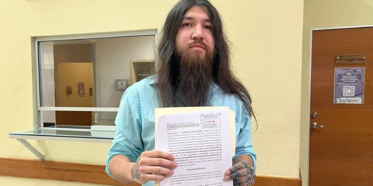 PRESENTA CIUDADANO INICIATIVA 'ANTI ADRIÁN Y PACO CIENFUEGOS' 1 PRESENTA CIUDADANO INICIATIVA ‘ANTI ADRIÁN Y PACO CIENFUEGOS’