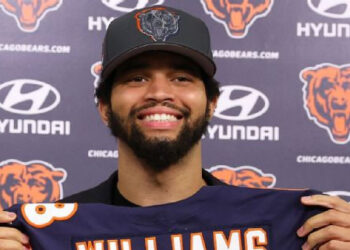 CALEB WILLIAMS NOMBRADO MARISCAL DE CAMPO TITULAR DE LOS CHICAGO BEARS