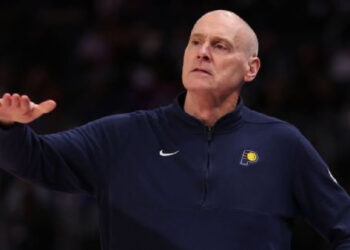 MULTAN A RICK CARLISLE POR CRÍTICAS AL ARBITRAJE EN PLAYOFFS CONTRA LOS KNICKS