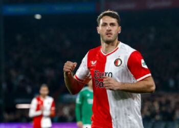 FEYENOORD PODRÍA PERDER A QUINTEN TIMBER Y SANTIAGO GIMÉNEZ POR LESIÓN