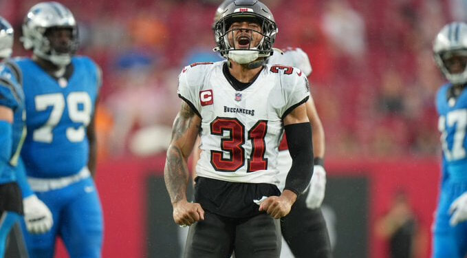 ANTOINE WINFIELD JR. FIRMA CONTRATO CON LOS BUCCANEERS 1 ANTOINE WINFIELD JR. FIRMA CONTRATO CON LOS BUCCANEERS