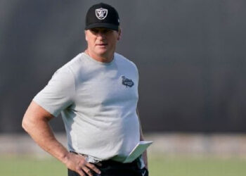 TRIBUNAL DE NEVADA FAVORECE A LA NFL EN DEMANDA DE JON GRUDEN CONTRA LOS RAIDERS