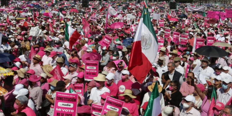MARCHAN 30 MIL EN 'MAREA ROSA' 1 MARCHAN 30 MIL EN ‘MAREA ROSA’