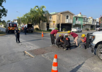 RESCATAN ADOLESCENTES EXTRAVIADOS ¡EN DRENAJE!