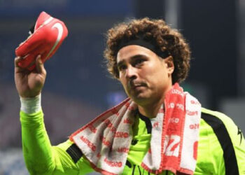 GUILLERMO OCHOA SE DESPIDE OFICIALMENTE DEL SALERNITANA