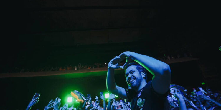 CIERRA MAYNEZ CON ROCK Y PROMESA DE IMPULSAR EL CAMBIO CON LOS JÓVENES 1 CIERRA MAYNEZ CON ROCK Y PROMESA DE IMPULSAR EL CAMBIO CON LOS JÓVENES