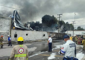 INCENDIO EN FÁBRICA DE LUBRICANTES PETRO LERMA