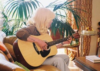 HALSEY ANUNCIA NUEVO ÁLBUM EN MEDIO DE UNA ENFERMEDAD