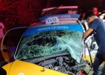 ¡TAXISTA CORDOBÉS MUERE PRENSADO TRAS IMPACTANTE ACCIDENTE!