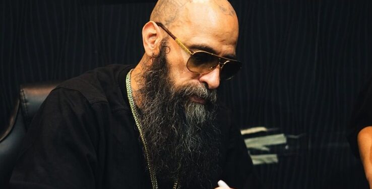 BABO EXPLICA POR QUÉ NO COLABORÓ CON KARELY RUIZ