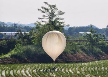 COREA DEL NORTE ENVÍA GLOBOS DE BASURA Y ADVIERTE SOBRE NUEVAS MEDIDAS