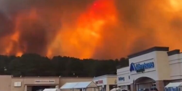 INCENDIOS FORESTALES EN NUEVO MÉXICO OBLIGAN A EVACUACIÓN MASIVA 1 INCENDIOS FORESTALES EN NUEVO MÉXICO OBLIGAN A EVACUACIÓN MASIVA