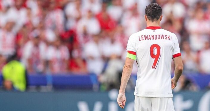 LEWANDOWSKI QUIERE SEGUIR JUGANDO EN POLONIA DESPUÉS DE LA EUROCOPA 1 LEWANDOWSKI QUIERE SEGUIR JUGANDO EN POLONIA DESPUÉS DE LA EUROCOPA