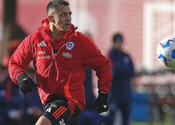 ALEXIS SÁNCHEZ CRITICA JUEGO BRUSCO DE PERÚ