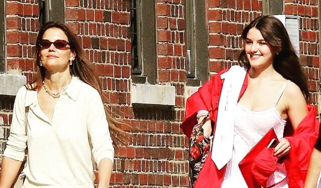 SURI CRUISE ROMPE LAZOS CON TOM CRUISE Y CAMBIA SU APELLIDO 1 SURI CRUISE ROMPE LAZOS CON TOM CRUISE Y CAMBIA SU APELLIDO