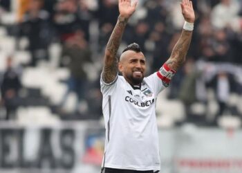 ARTURO VIDAL LANZA MENSAJE A RICARDO GARECA