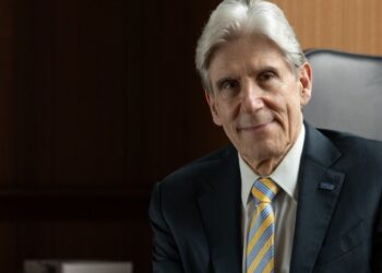 JULIO FRENK, NUEVO RECTOR DE UCLA