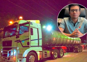 FÉLIX ARRATIA LLEVA AGUA A COLONIAS DE JUÁREZ