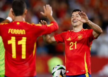 ESPAÑA ARRASA CON ANDORRA: HAT-TRICK DE OYARZABAL