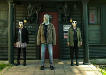 ‘LOS EXTRAÑOS: CAPÍTULO 1’ REVIVE EL TERROR CLÁSICO CON UNA NUEVA VUELTA