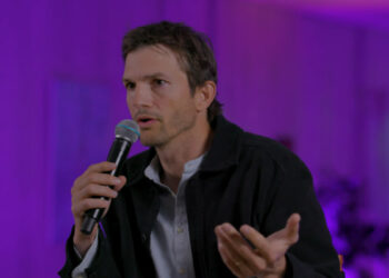 ASHTON KUTCHER PROFETIZA: EL FUTURO DEL CINE ESTÁ EN LA INTELIGENCIA ARTIFICIAL