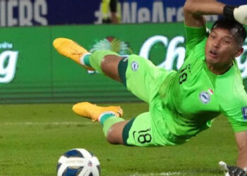 HASSAN SUNNY, EL PORTERO DE SINGAPUR, AGRADECE EL APOYO FINANCIERO DE LOS AFICIONADOS CHINOS