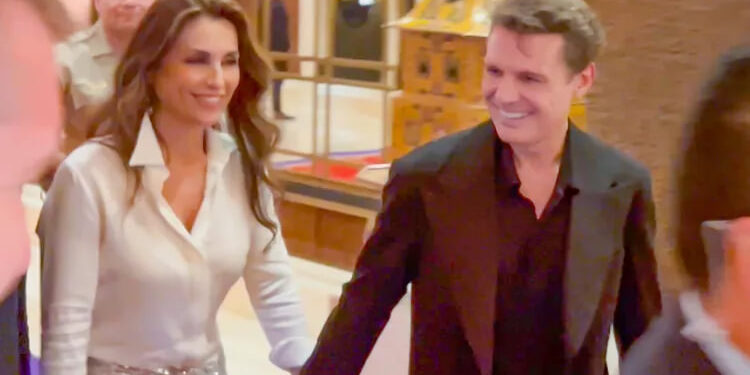 LUIS MIGUEL Y PALOMA CUEVAS ASEGURAN QUE SE CASARON EN LAS VEGAS 1 LUIS MIGUEL Y PALOMA CUEVAS ASEGURAN QUE SE CASARON EN LAS VEGAS